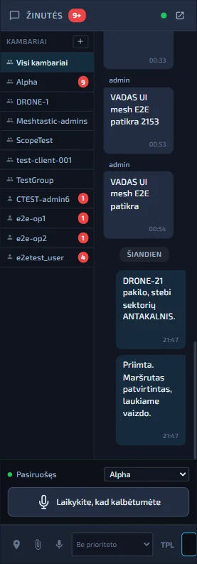 Pokalbių langas su taktinėmis žinutėmis ir balso ryšiu